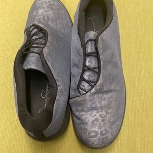 Jessica Simpson size 11 grey warmups